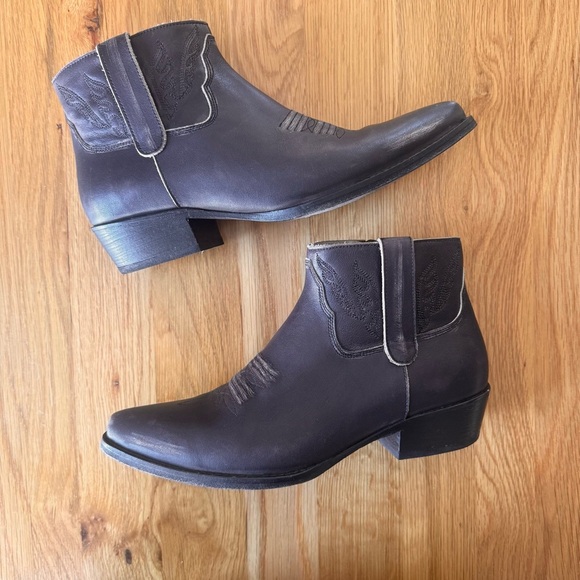 Anine Bing Axel Pointed Toe Distressed Leather Ankle Booties Size 7.5 - Picture 3 of 14